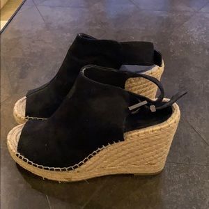 Never Worn Kenneth Cole Black Suede Wedge